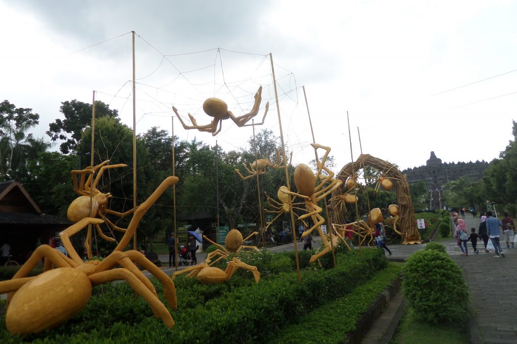 Road to Borobudur with spiders