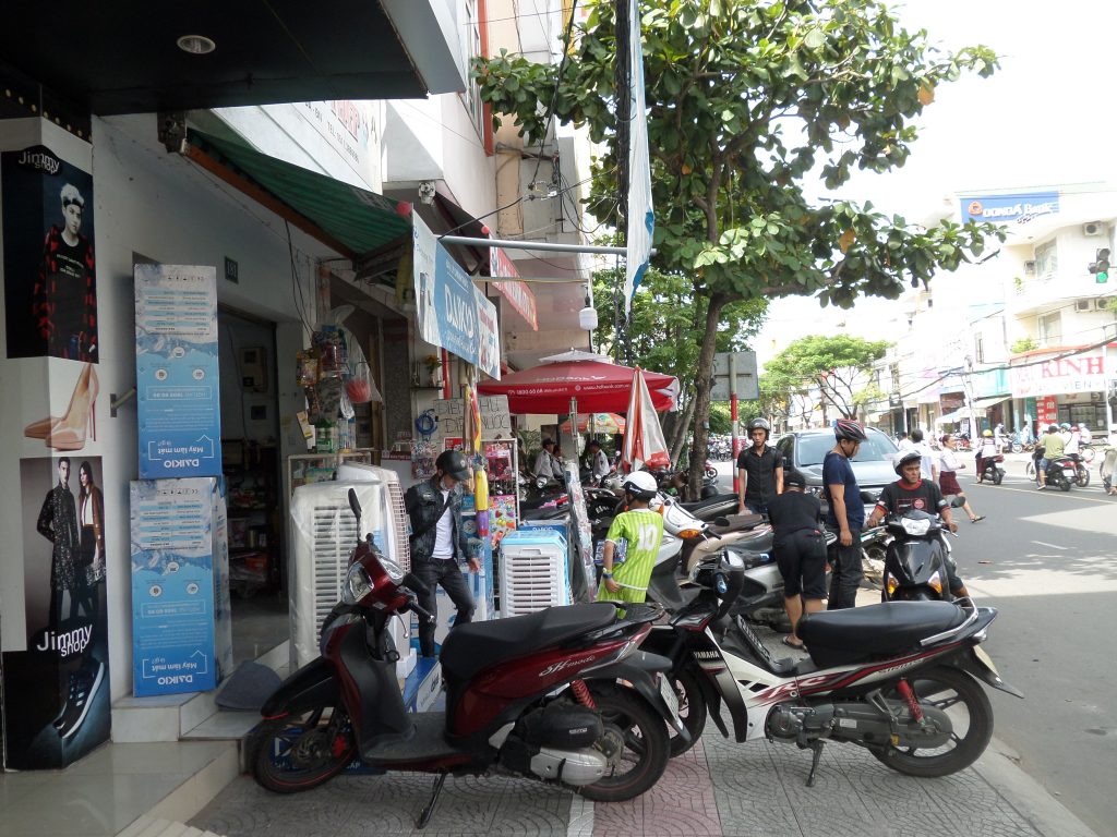 Da Nang pavement with motorbikes