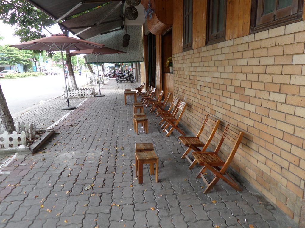 Da Nang tiny chairs