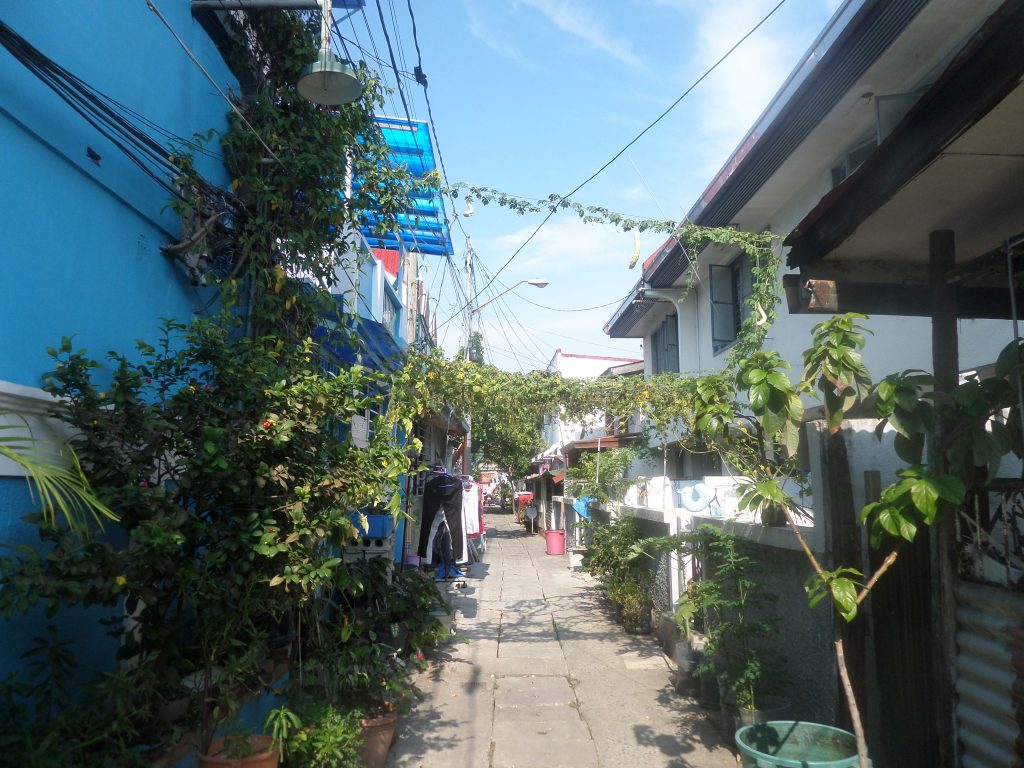 Manila, NomadsMNL guesthouse street